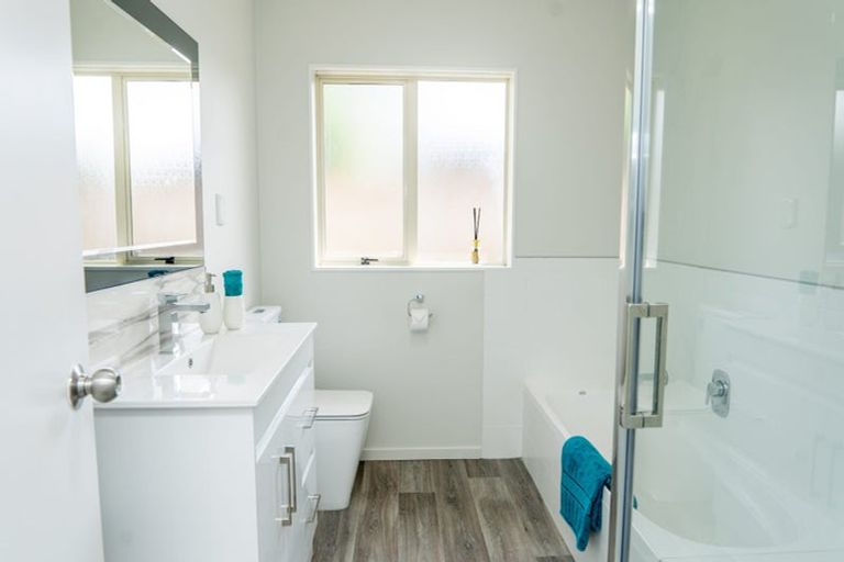 Photo of property in 5 Greta Banks Place, Wattle Downs, Auckland, 2103