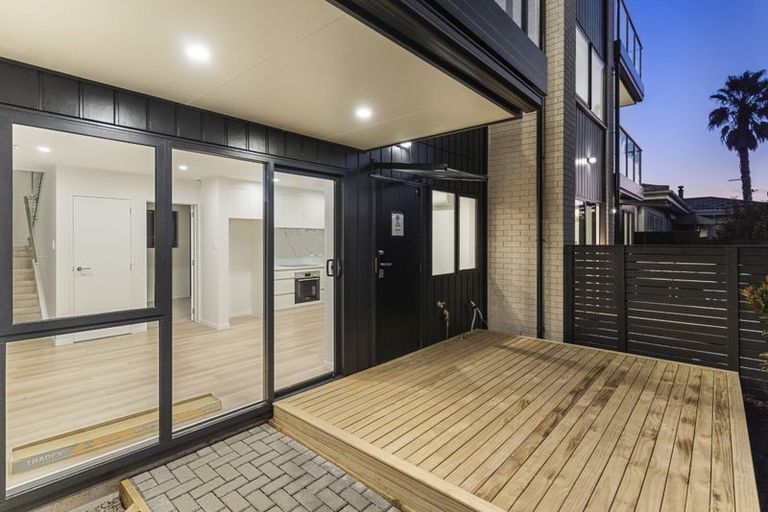 Photo of property in 64c Yeovil Road, Te Atatu Peninsula, Auckland, 0610