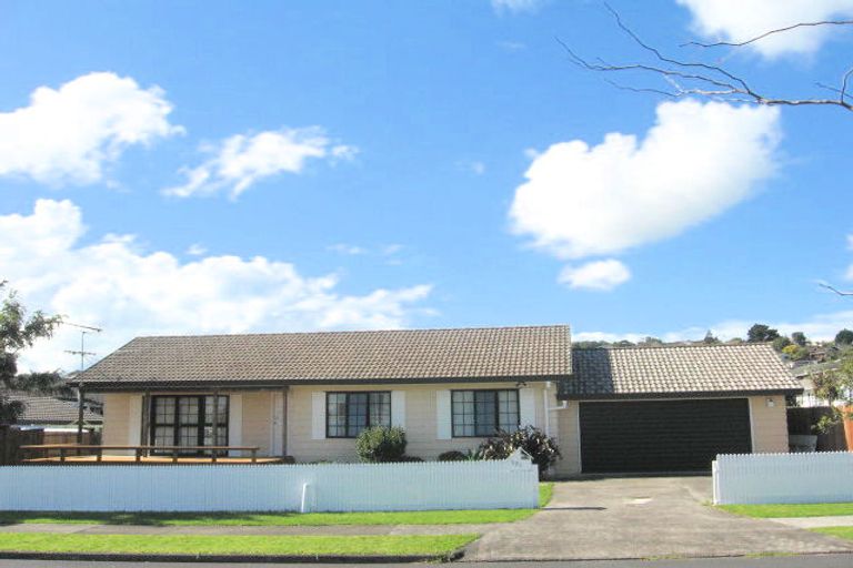 Photo of property in 2/17 De Quincey Terrace, Highland Park, Auckland, 2010