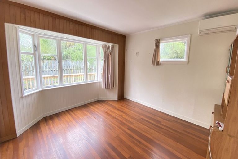 Photo of property in 103 Bolton Street, Blockhouse Bay, Auckland, 0600