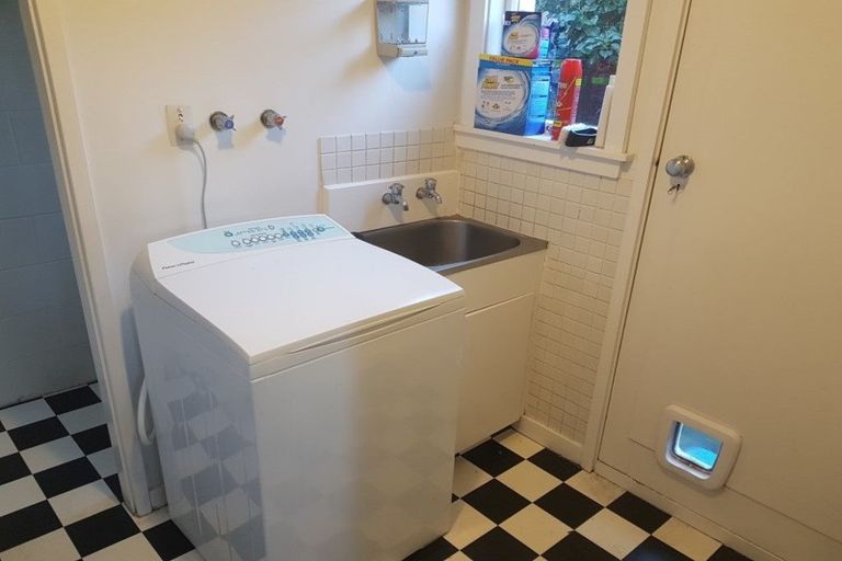 Photo of property in 2/7 Avonhead Road, Avonhead, Christchurch, 8042