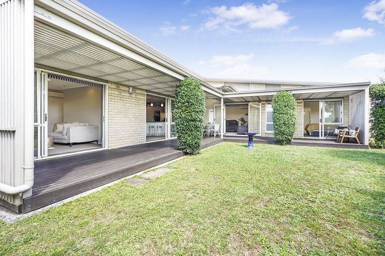 Photo of property in 15 Satchmo Place, Rototuna North, Hamilton, 3210