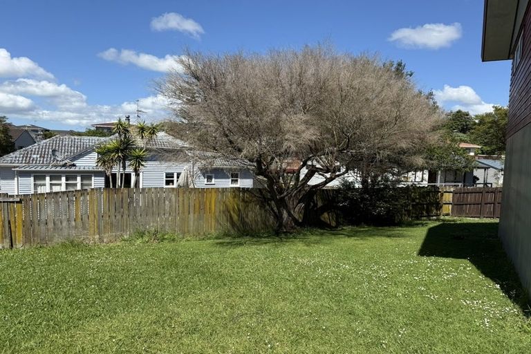 Photo of property in 33 Addison Drive, Glendene, Auckland, 0602