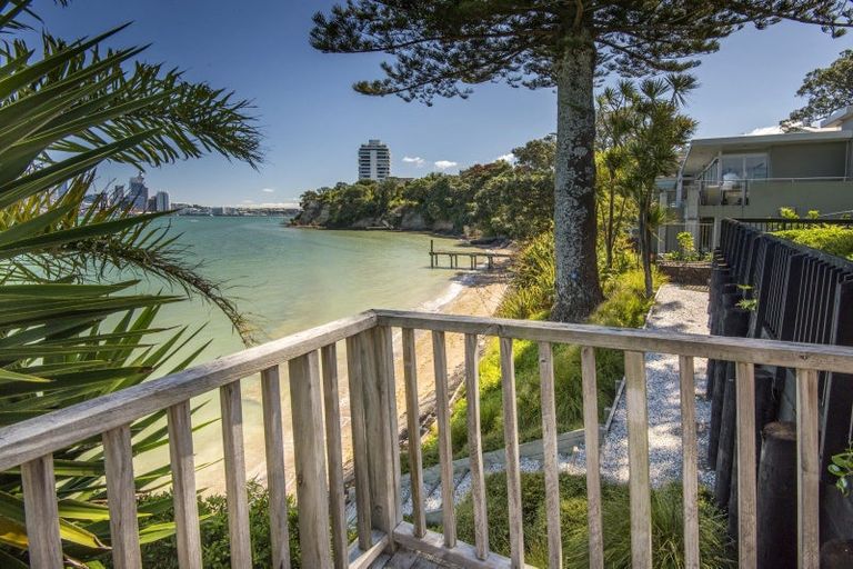 Photo of property in 5 Stanley Point Road, Stanley Point, Auckland, 0624