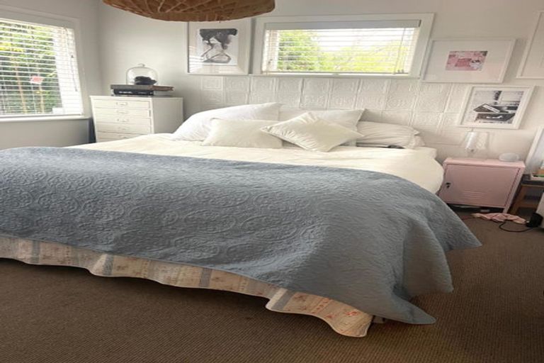 Photo of property in 10 Fordham Street, Beach Haven, Auckland, 0626