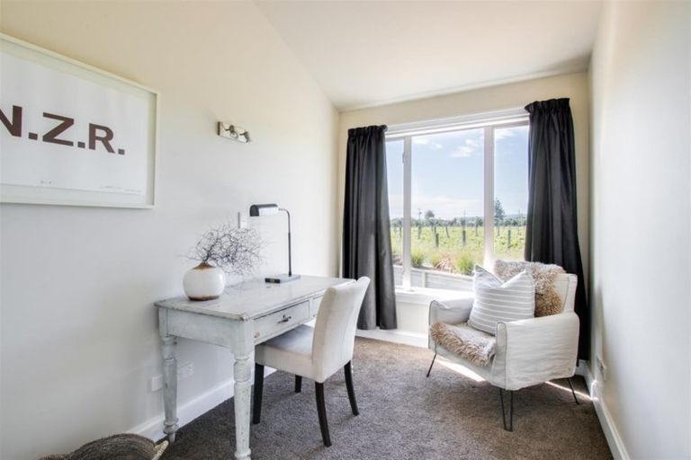 Photo of property in 20 Clifton Road, Haumoana, 4102