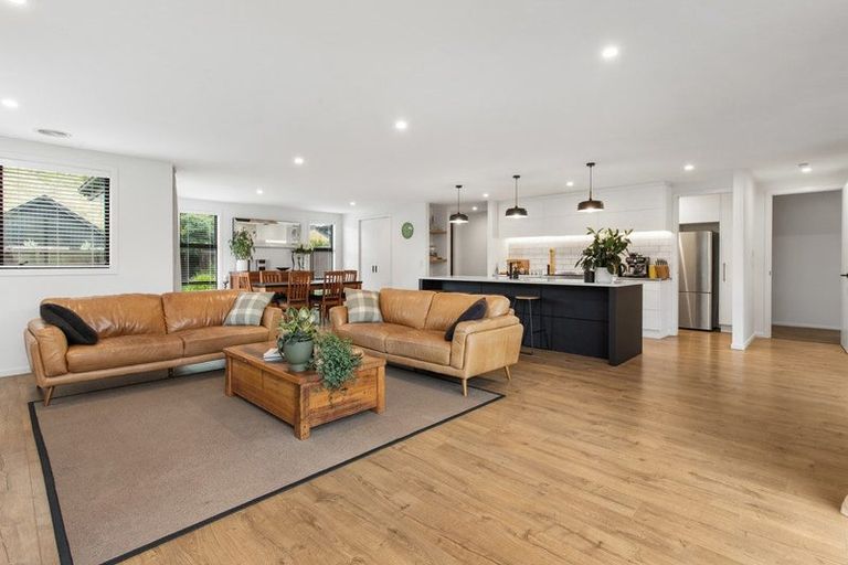 Photo of property in 4 Caro Lane, Cracroft, Christchurch, 8022