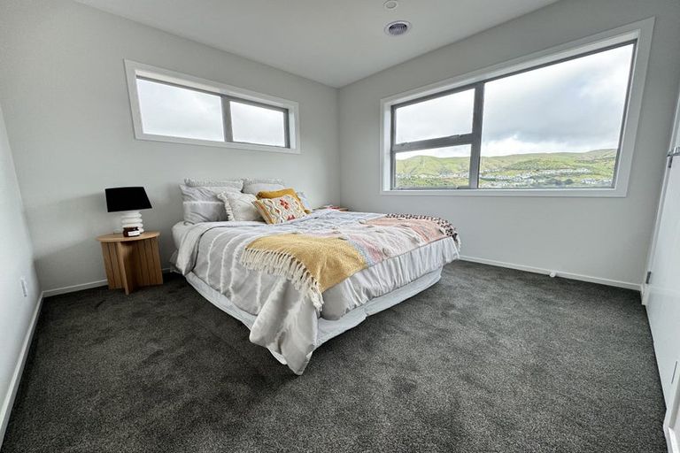 Photo of property in 9 Pine Hill Rise, Glenside, Wellington, 6037