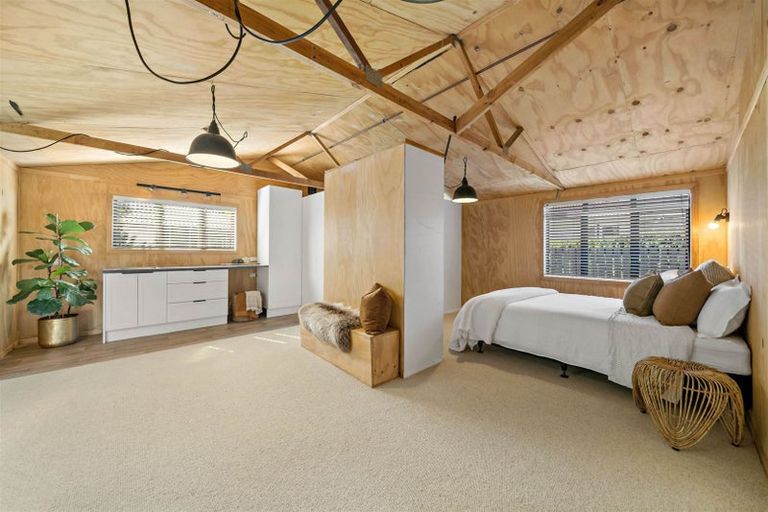 Photo of property in 17 Karamu Street, Te Atatu Peninsula, Auckland, 0610