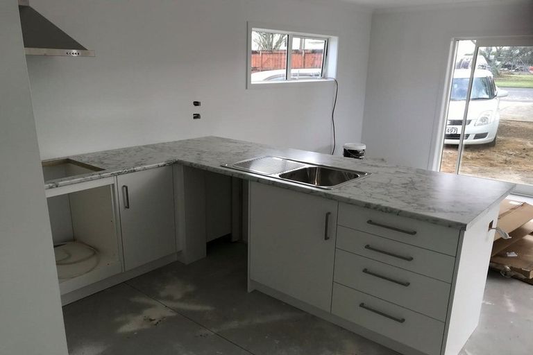 Photo of property in 2 Pukeko Street, Frankton, Hamilton, 3204