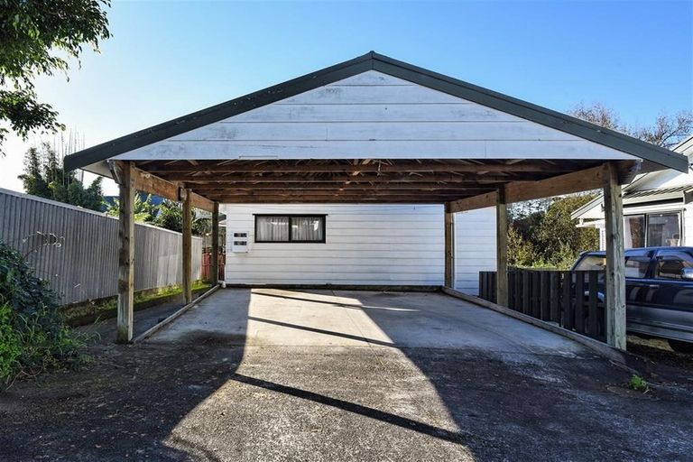 Photo of property in 1036a Great North Road, Point Chevalier, Auckland, 1022