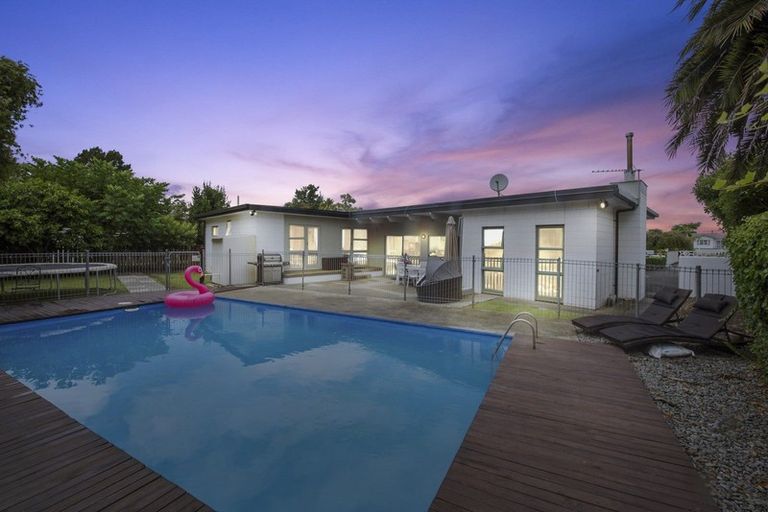 Photo of property in 8 Morrow Avenue, St Andrews, Hamilton, 3200