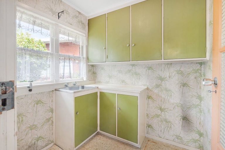 Photo of property in 96 Lawrence Crescent, Hillpark, Auckland, 2102