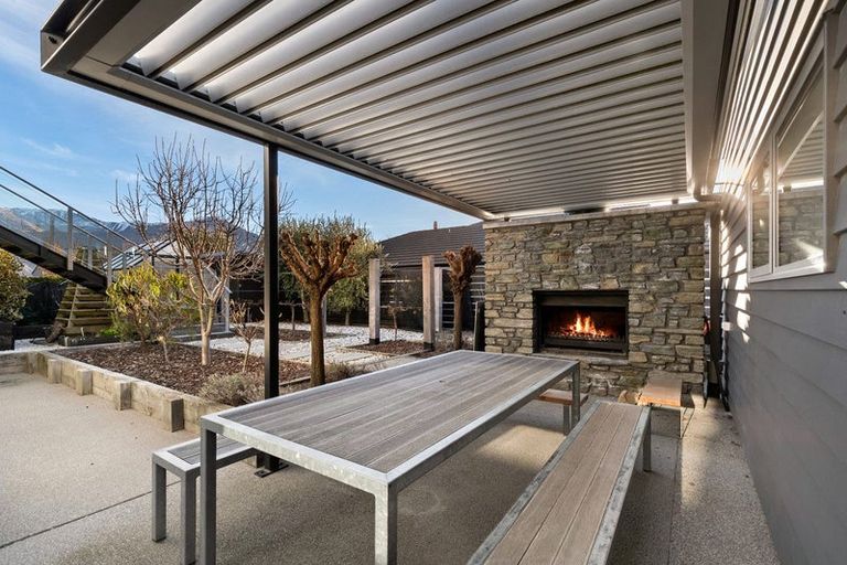 Photo of property in 10 Sunnyside Lane, Wanaka, 9305