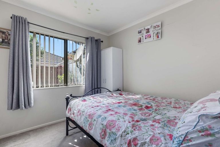 Photo of property in 17 Ashmere Lane, Weymouth, Auckland, 2103