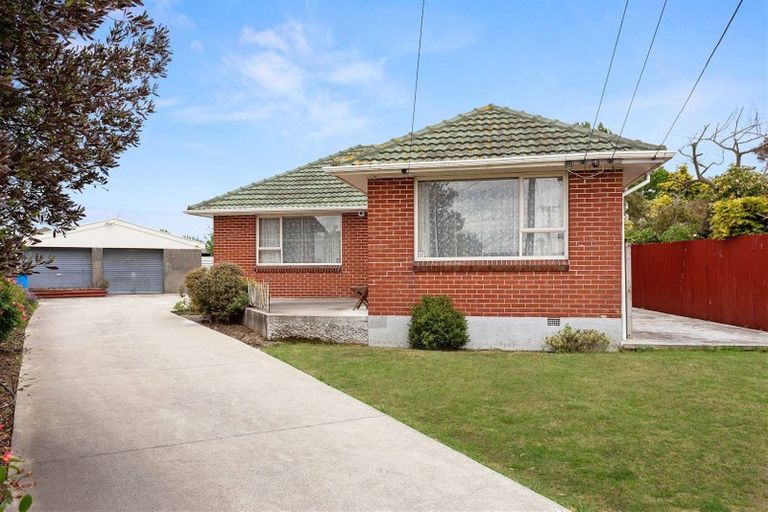 Photo of property in 32 Ontario Place, Wainoni, Christchurch, 8061