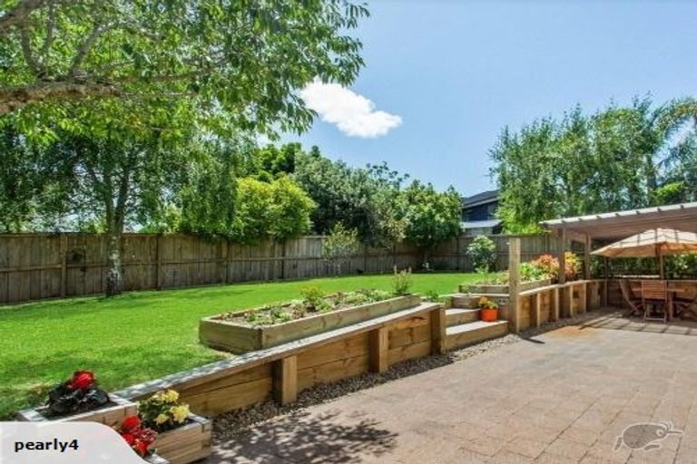 Photo of property in 6 Ferntree Terrace, West Harbour, Auckland, 0618