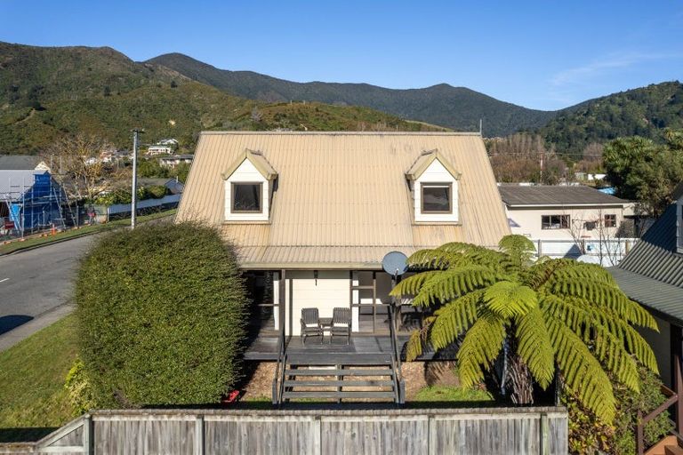 Photo of property in 4a Beach Road, Waikawa, Picton, 7220