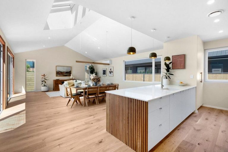 Photo of property in 35 Jack Hanley Drive, Jacks Point, Queenstown, 9371