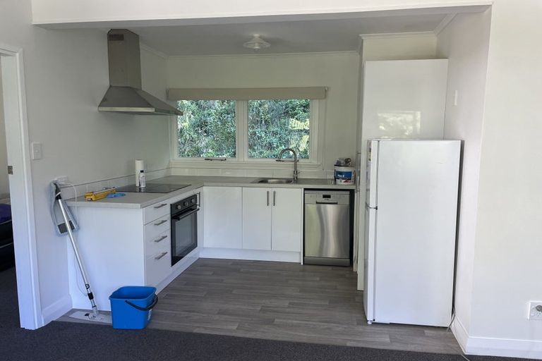 Photo of property in 2/8 Kaitawa Road, York Bay, Lower Hutt, 5013