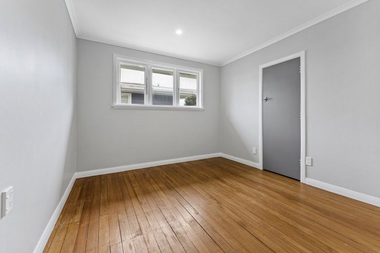 Photo of property in 19 Botanical Road, Takaro, Palmerston North, 4412