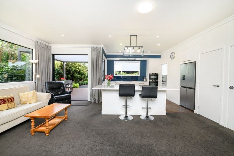 Photo of property in 9 Awatea Terrace, Hokowhitu, Palmerston North, 4410