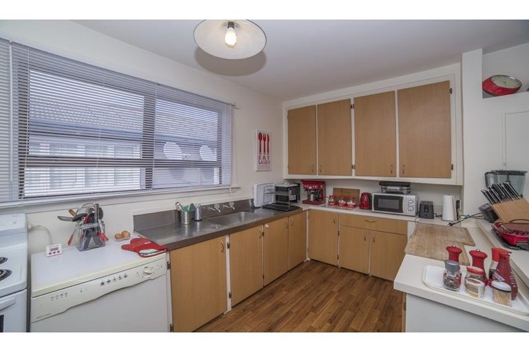 Photo of property in 2/34 Whitmore Street, Edgeware, Christchurch, 8013