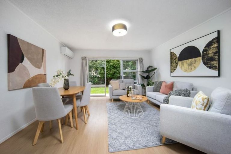 Photo of property in 3/45 Blockhouse Bay Road, Avondale, Auckland, 1026