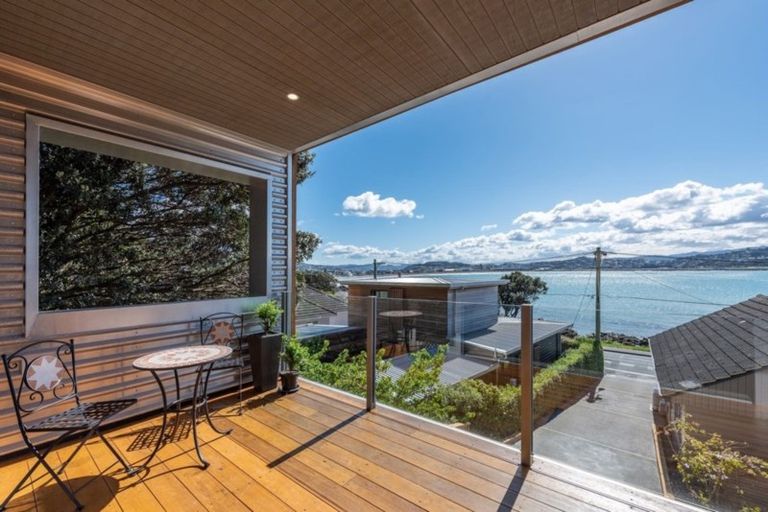 Photo of property in 314a Queens Drive, Lyall Bay, Wellington, 6022