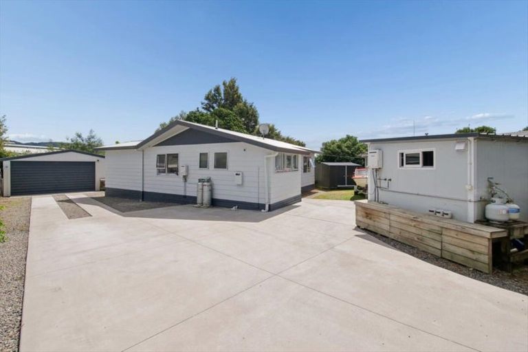 Photo of property in 12 Conifer Place, Te Puke, 3119