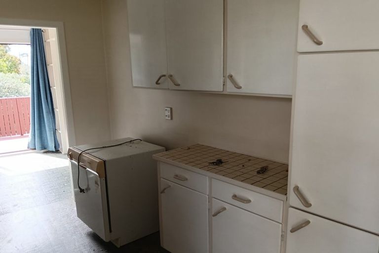 Photo of property in 8 Coletta Lane, Te Atatu South, Auckland, 0610