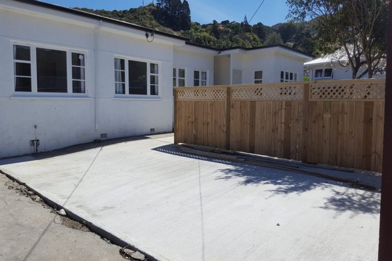 Photo of property in 37a Parkvale Road, Karori, Wellington, 6012