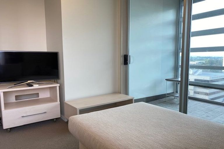 Photo of property in Proximity Apartments, 909/17 Osterley Way, Manukau, Auckland, 2104