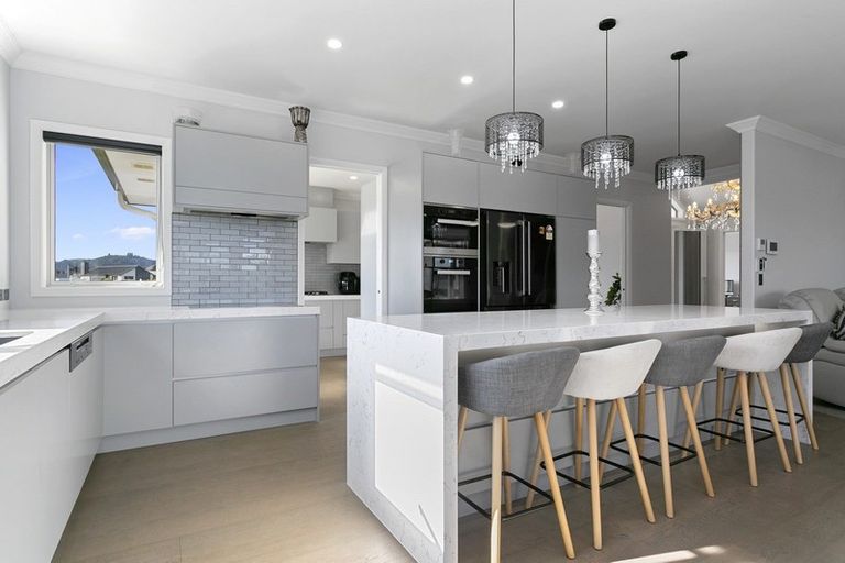 Photo of property in 19 Mike Smith Drive, Cambridge, 3434