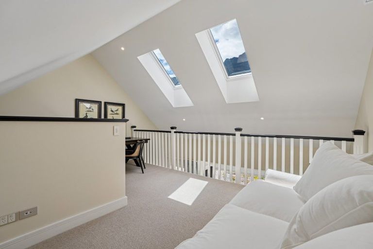 Photo of property in 40 Cunninghams Drive, Jacks Point, Queenstown, 9371