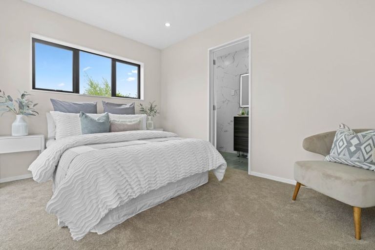 Photo of property in 1/18 Hutchinsons Road, Bucklands Beach, Auckland, 2014
