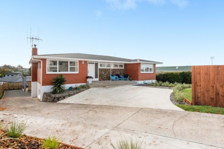 Photo of property in 121 Bellevue Road, Brookfield, Tauranga, 3110