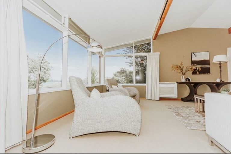 Photo of property in 345 Devonport Road, Tauranga, 3110