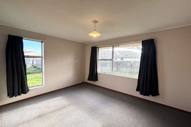 Photo of property in 25b Medina Crescent, Parklands, Christchurch, 8083