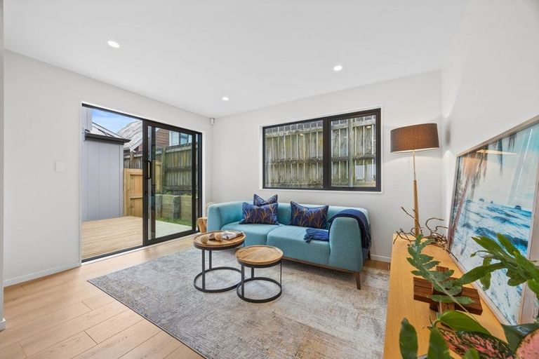 Photo of property in 58c Fitzherbert Avenue, West Harbour, Auckland, 0618