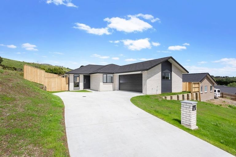 Photo of property in 61 Leathem Crescent, Pokeno, 2402