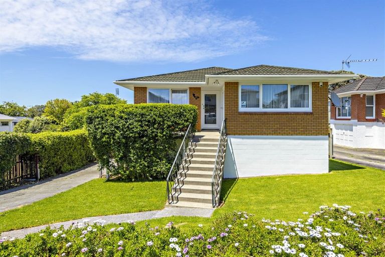 Photo of property in 19 Greers Road, Weymouth, Auckland, 2103