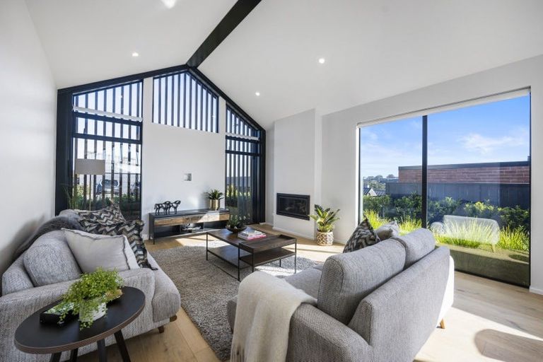 Photo of property in 18 Winstone House Road, Paerata, 2124