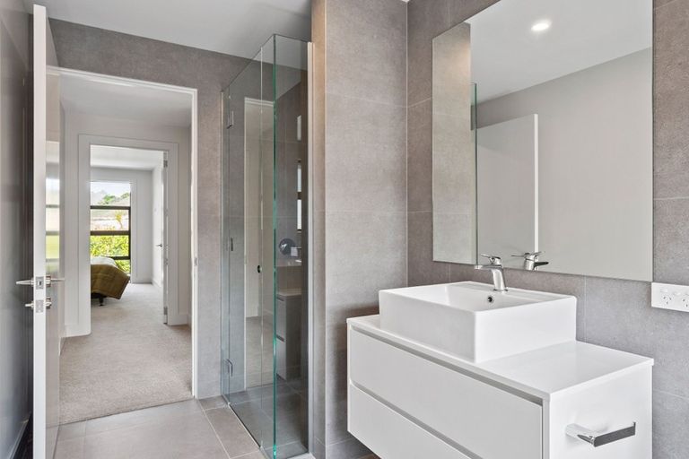 Photo of property in 35 Alps View Place, Lake Hayes, Queenstown, 9304