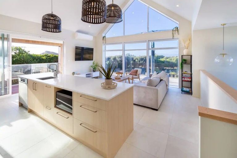 Photo of property in 1/49 Marine Parade, North New Brighton, Christchurch, 8083