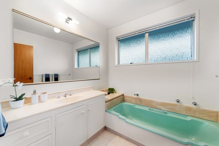 Photo of property in 4 Hawkswood Place, Avonhead, Christchurch, 8042