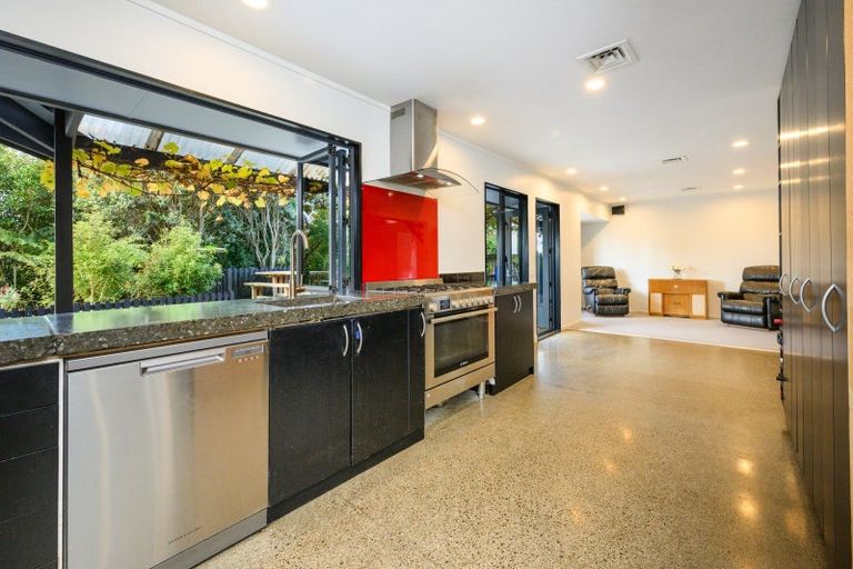 Photo of property in 151 Summerhill Drive, Fitzherbert, Palmerston North, 4410