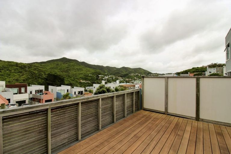 Photo of property in 17 Saddleback Grove, Karori, Wellington, 6012