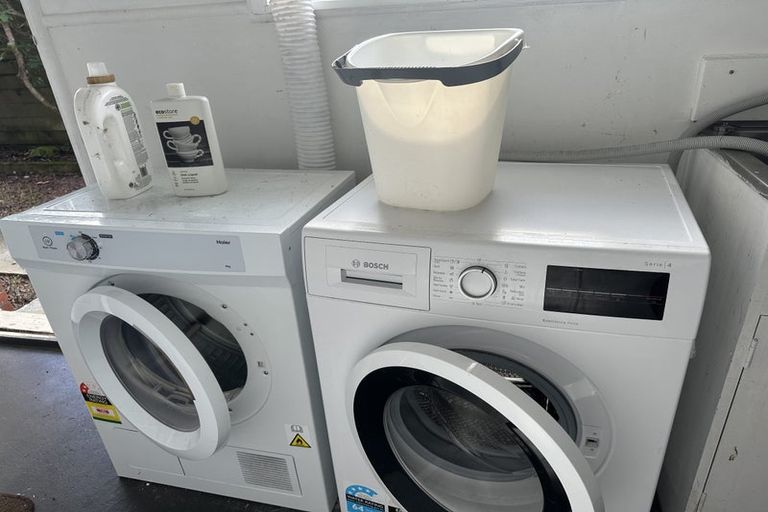 Photo of property in 1/663 Te Atatu Road, Te Atatu Peninsula, Auckland, 0610