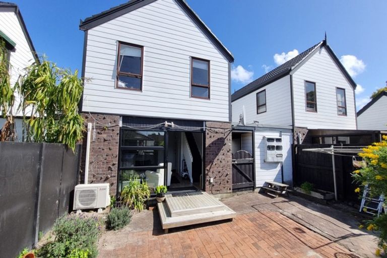 Photo of property in 3/7 Koromiko Street, New Lynn, Auckland, 0600